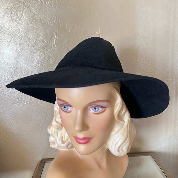GRACEFUL 1940\'s BLACK FELT WIDE BRIM HAT + GROSGRAIN TRIM + CONICAL SHAPED CROWN main image 7